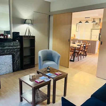 Cozy Facing Château D'angers *